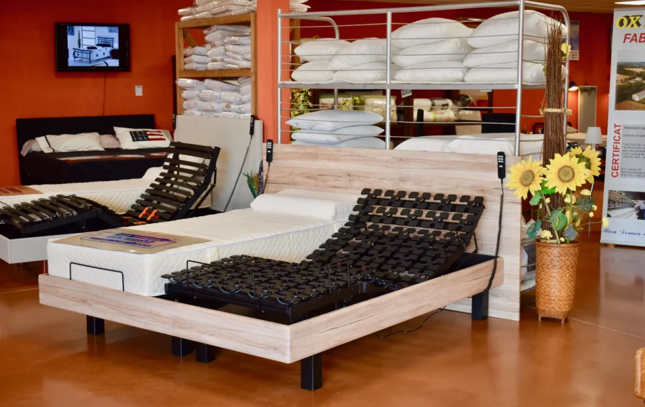 Sommier électrique exposé en magasin Ox-Literie à Muret avec réglages de confort